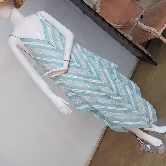 David and Young Dress - Picture 1 of 11